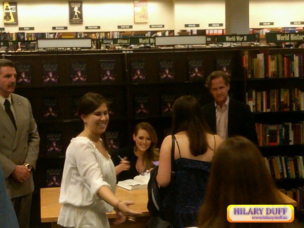 13  -  "" Barnes & Noble Carle Place 
