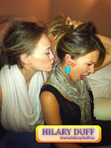 Хилари с списке обсуждений на Just Jared Хилари с списке обсуждений на Just Jared